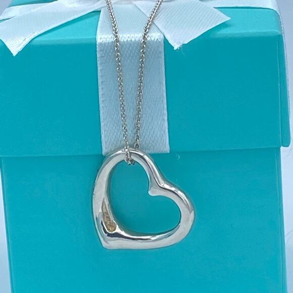 Authentic Tiffany & Co Elsa Peretti Sterling Silver Heart Pendant Necklace 16" - Picture 4 of 8